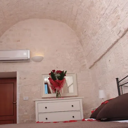 Trulli Pietra Preziosa * מרטינה פרנקה